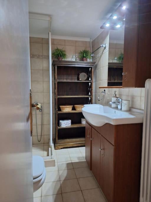 Carlito"S Apartment 1 Next To Metro Station Atene Esterno foto
